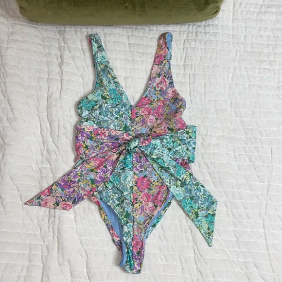 Beach Riot Floral Bow One Piece Medium - Picture 5 of 8